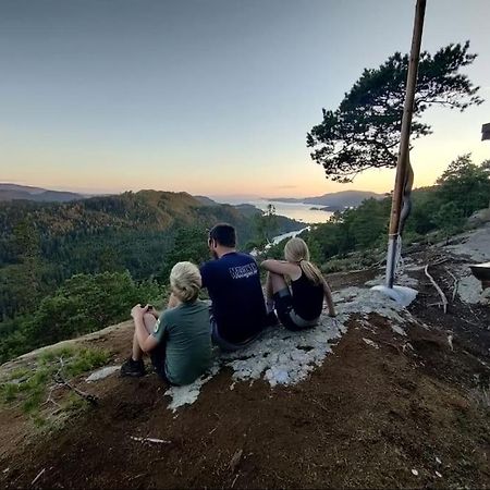 Idyllisk Minihus I Landlige Omgivelser - Med 5 Sengeplasser Og Parkering Åsen 외부 사진