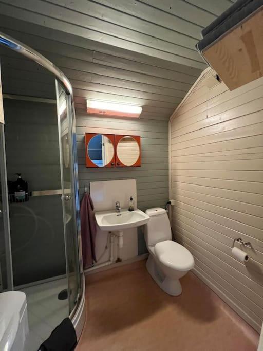 Idyllisk Minihus I Landlige Omgivelser - Med 5 Sengeplasser Og Parkering Åsen 외부 사진
